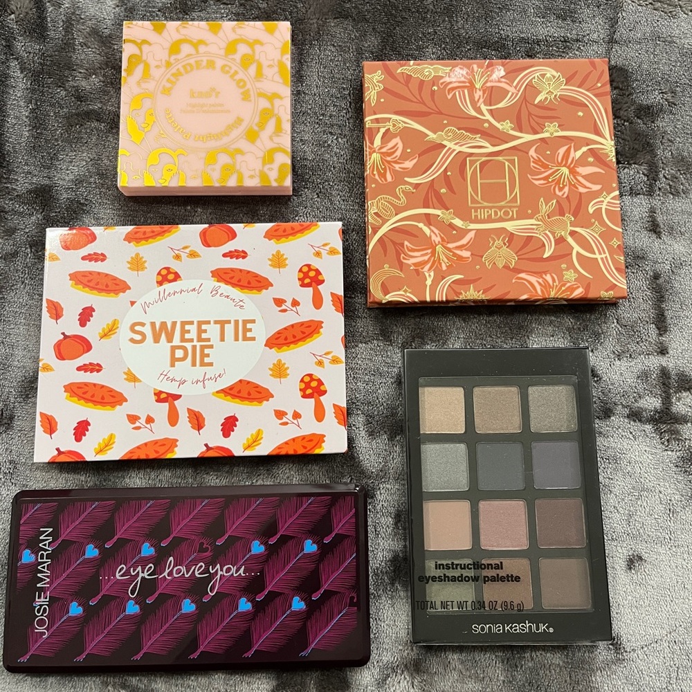 NEW Lot of pretty eyeshadow palettes